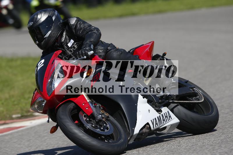 /Archiv-2024/29 12.06.2024 MOTO.CH Track Day ADR/Gruppe gelb/32